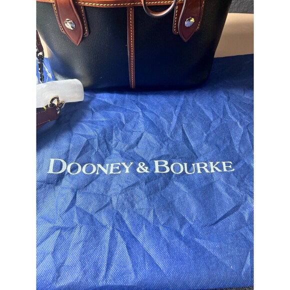 Dooney & Bourke Large Drawstring Bucket Shoulder Bag Black Designer Retro NWT - Picture 8 of 16